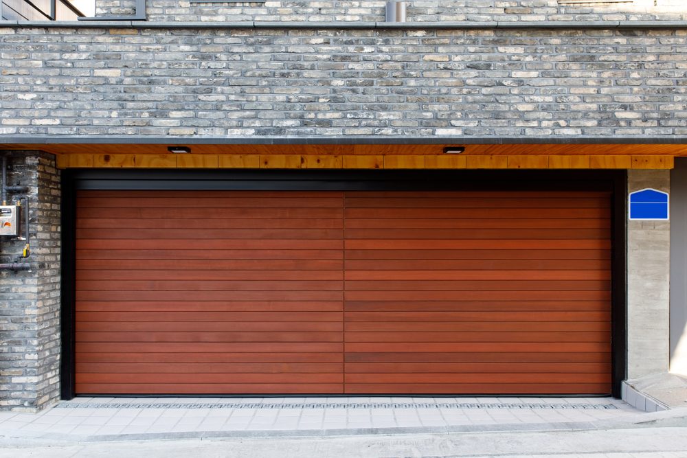 drevená garážová brána