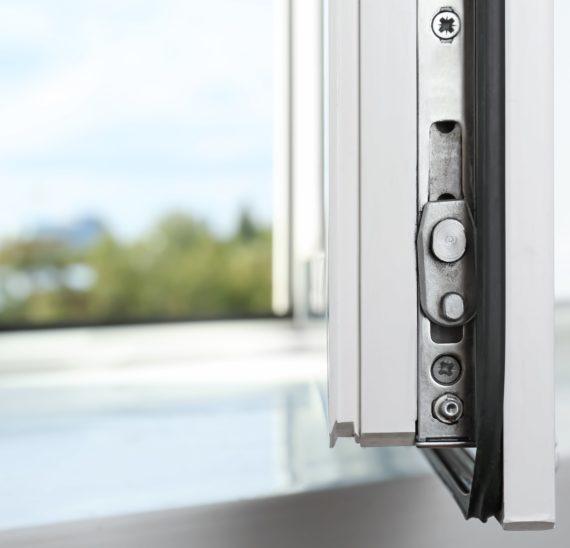 Dôkladnejšia bezpečnosť vašich okien vďaka moderným prvkom